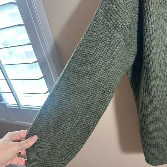 Treasure  & Bond Rib Bishop Sleeve Sweater green size small - Picture 6 of 8